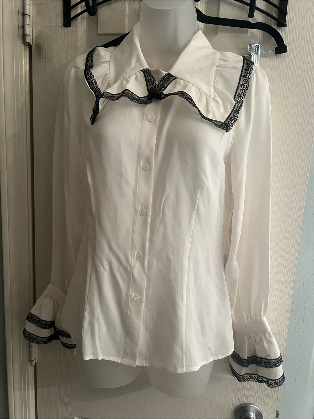 The Koples silk size 1 ruffled lace collar top NWT